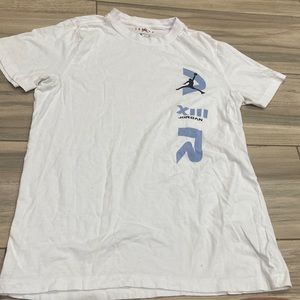 white short sleeve shirt